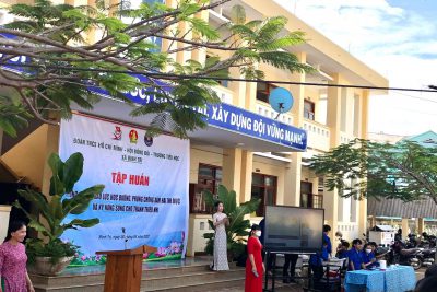 Hoạt động trẻ 5 tuổi tham quan trường tiểu học